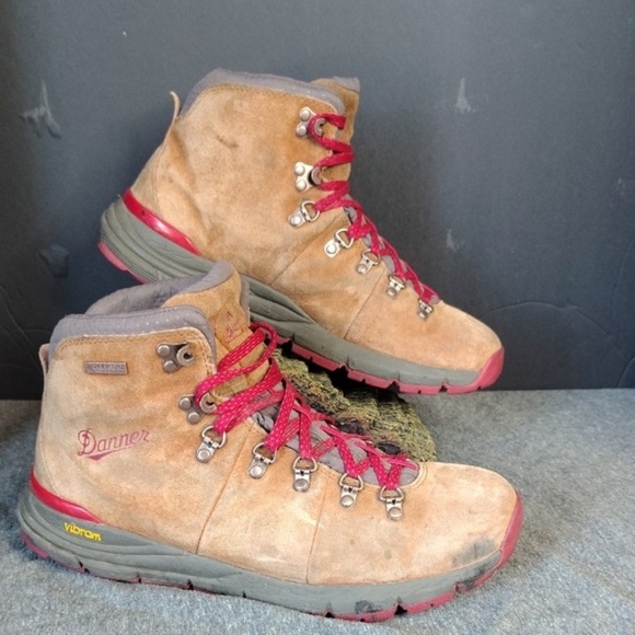 Danner Hiking Boots Mens Size 9.5 Brown Red Mountain 600 4.5\